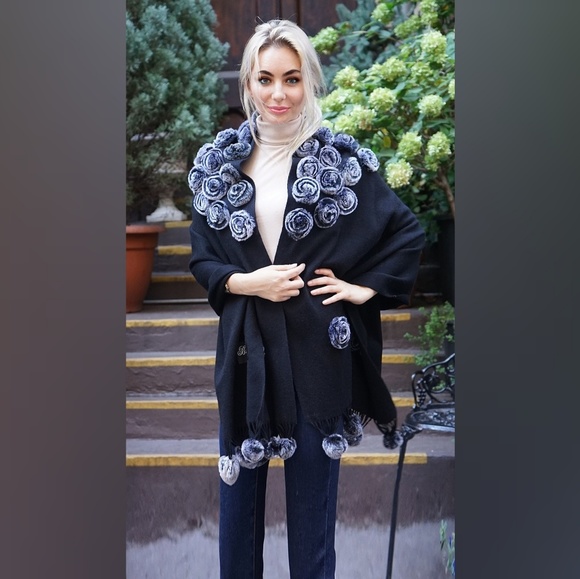 Black Wool Cashmere Cape Rex Rabbit Flowers - Picture 3 of 3